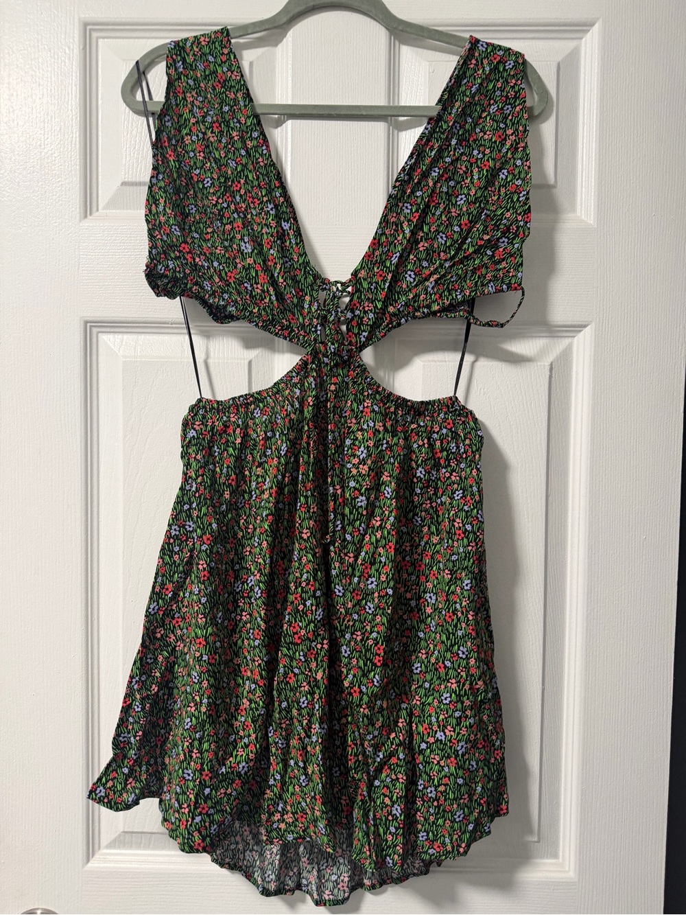 Olivaceous Floral Cutout Mini Dress Boho Tie Front Open Waist Size Large NWT
